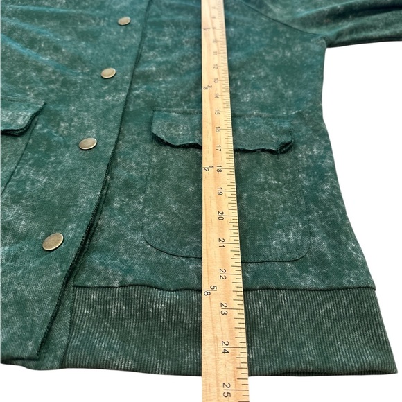 Washed Shacket Size Small Green Snap Button Closure Front Snap Pockets Casual - Picture 11 of 12
